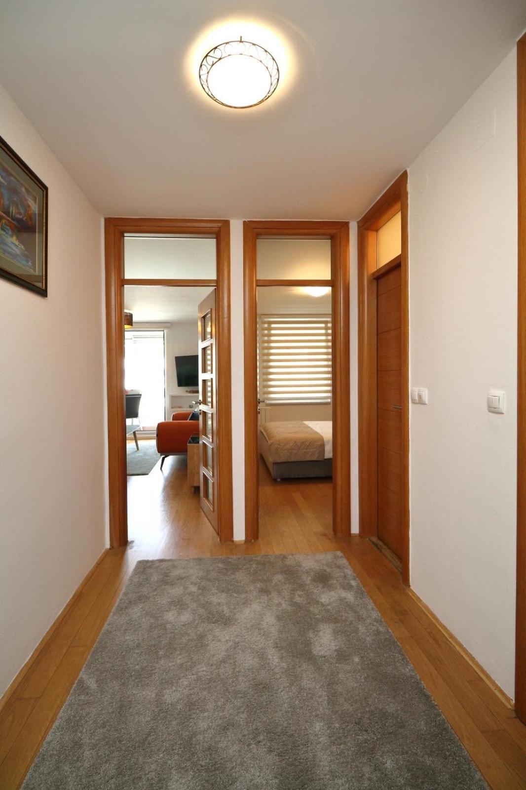 Franca A2-Parking Garage Apartment Sarajevo Exterior photo